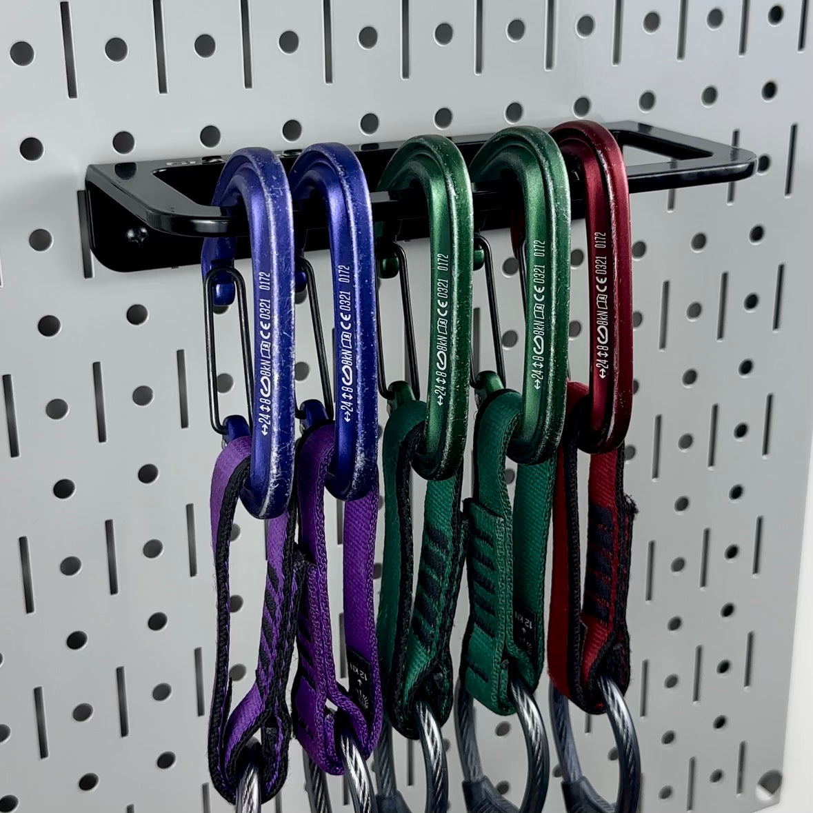 PEGBOARD SCREW ADAPTER (10 PACK)